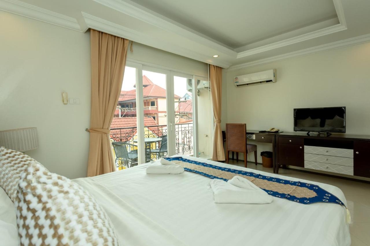 Hotel Ivory Palace